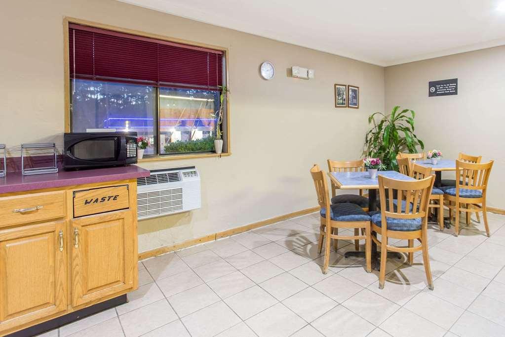 Super 8 By Wyndham Farmville Intérieur photo