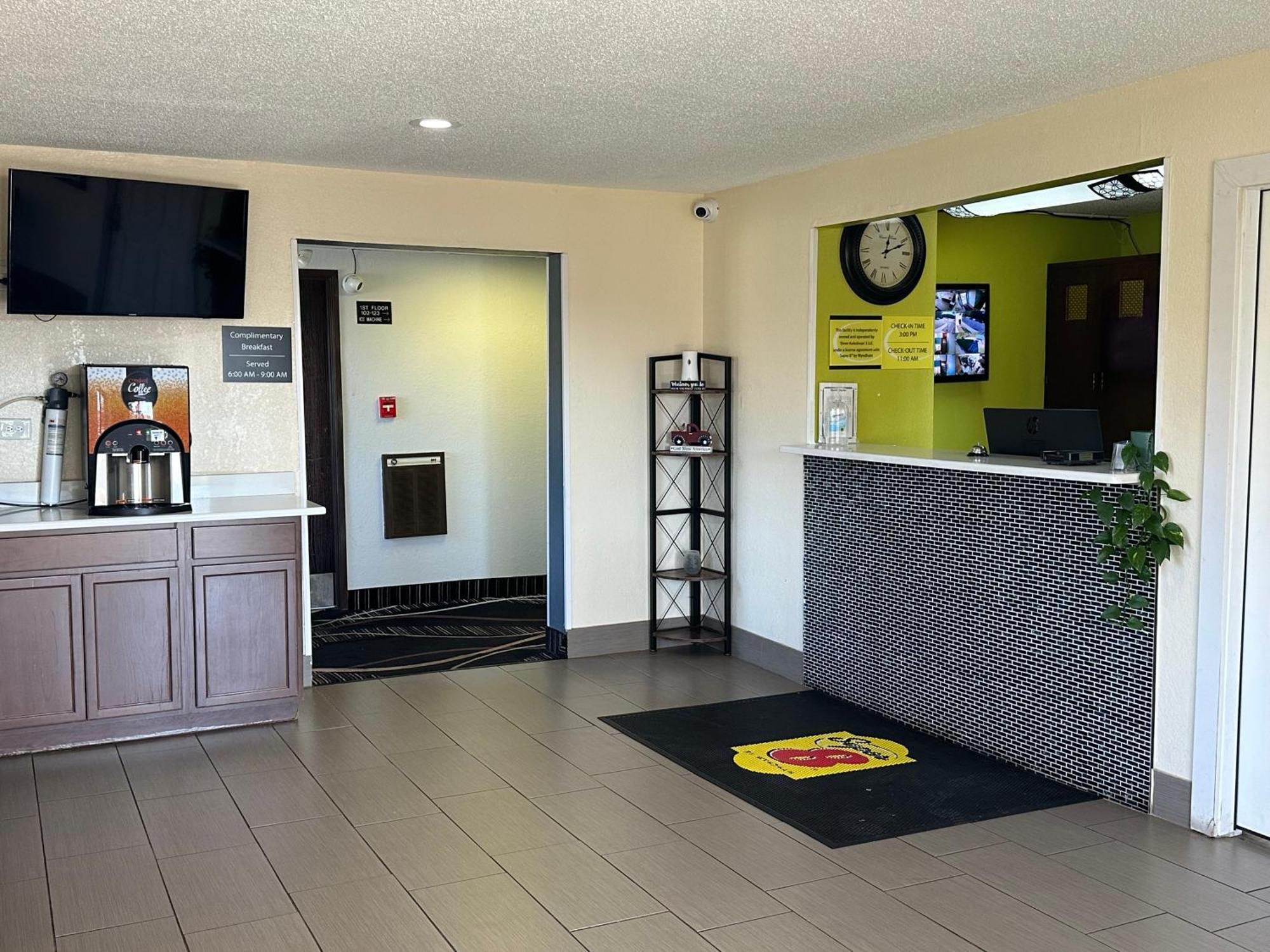 Super 8 By Wyndham Farmville Extérieur photo