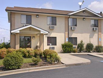 Super 8 By Wyndham Farmville Extérieur photo